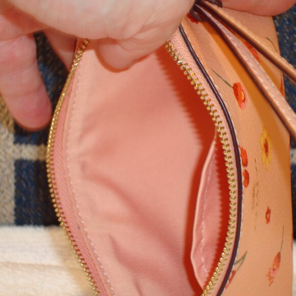 Coach Corner Zip Wristlet with Mystical Floral Print EXCELLENT CONDITION! - Picture 11 of 12